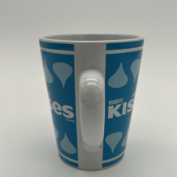 Hershey's Collectible Mini Kisses Blue/White
Mug from Galerie - Picture 5 of 10